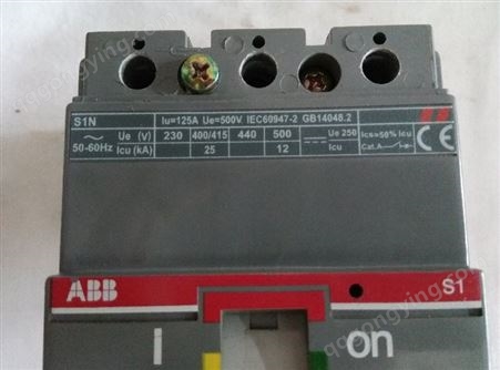 ABB 配电用塑壳断路器 T7S800 PR231/P-I R800 FF 3/4P