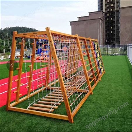 户外游乐设备幼儿园木质滑梯非标木制攀爬架拓展无动力游乐设施